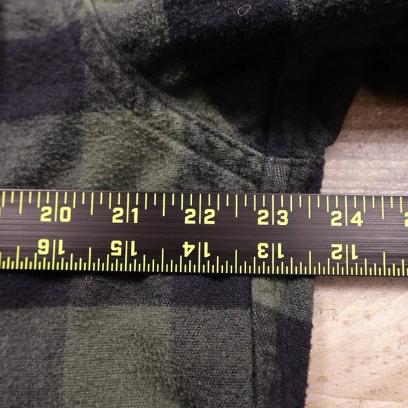 L.L.Bean Men’s Chamois Shirt Slightly Fitted Green Black Buffalo Plaid Flannel - Picture 4 of 8